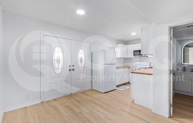 3526 W DUNLAP