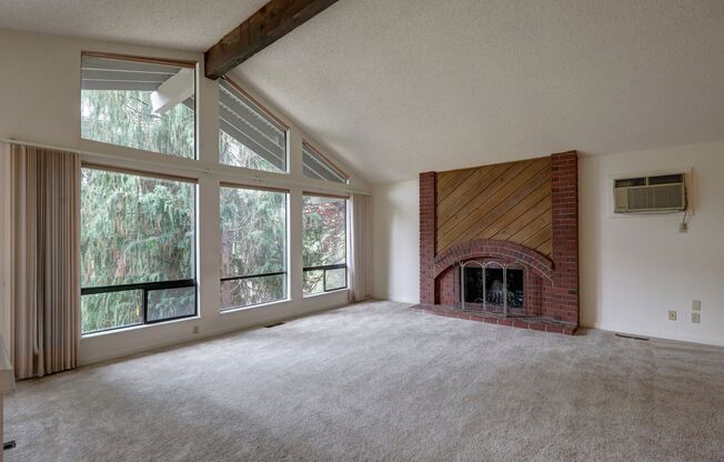 Great 4BR 2.5BA Split Entry Home in Quiet Forest Park Neighborhood