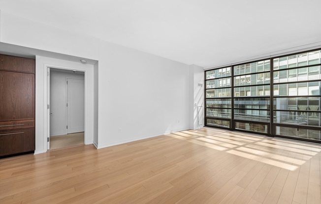 1 bed, 1.5 baths, 875 sqft, $4,800, Unit 811