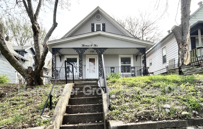 1305 OAKLEY AVE