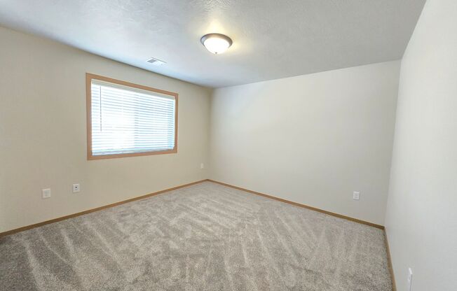 2 beds, 1 bath, 1,006 sqft, $1,230, Unit 3500 304