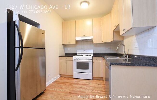 1927 W CHICAGO AVE