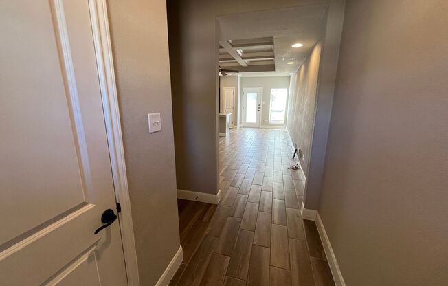 Beatutiful 3 BR / 2.5 Bath Unit in Northeast ISD