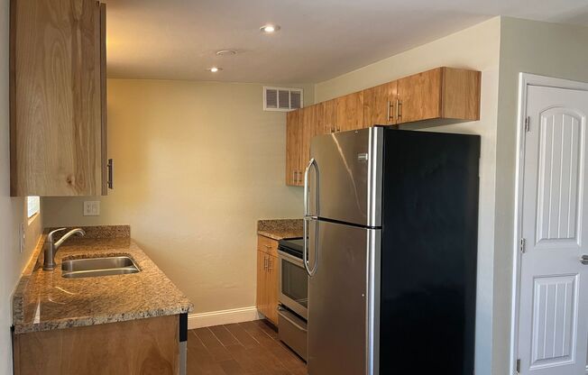 2 beds, 1 bath, 1,000 sqft, $1,350, Unit LEST1002-2