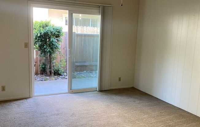 2 beds, 1 bath, 1,000 sqft, $2,195