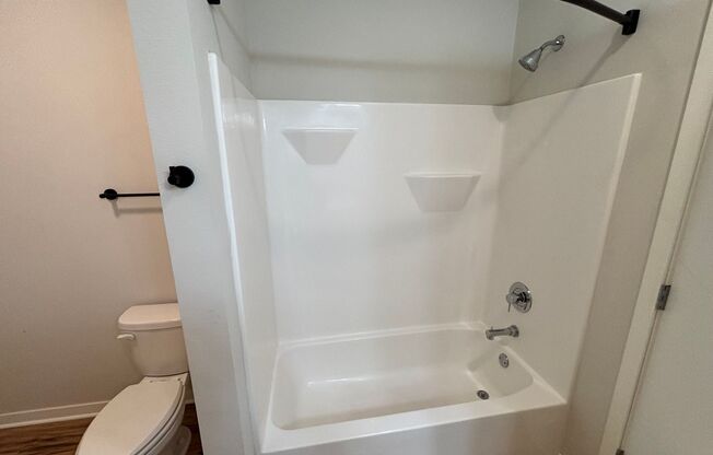 1 bed, 1 bath, 821 sqft, $1,685, Unit 10025-111