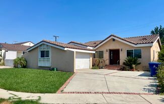 Spacious 3-Bedroom Home with Lush Backyard in Lake Balboa