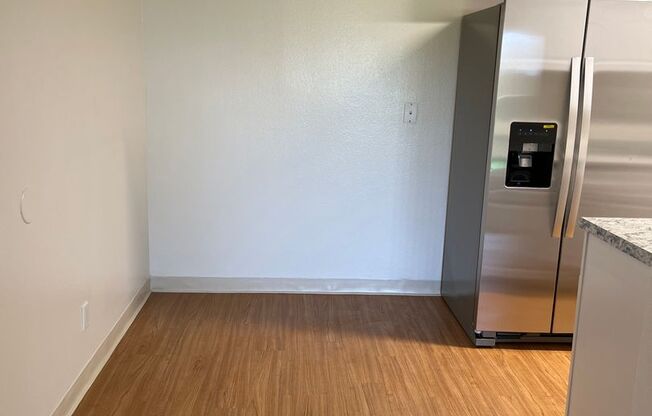 2 beds, 1 bath, 760 sqft, $1,399, Unit 250