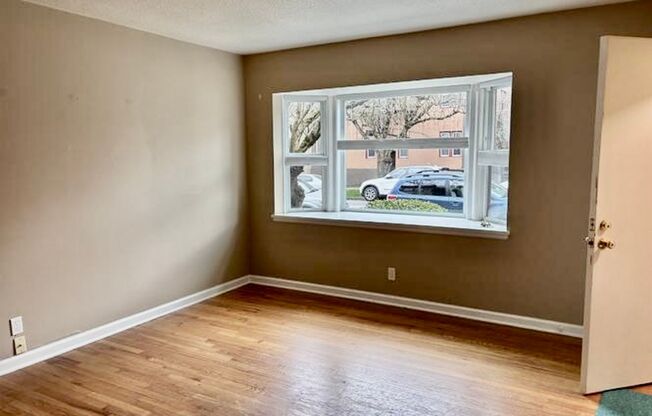 "Lovely Updated Condo in the Sullivan's Gulch Neighborhood" Water/Sewer/Trash & Heat Included in the Rent. Pet Friendly and Washer & Dryer in the Unit!