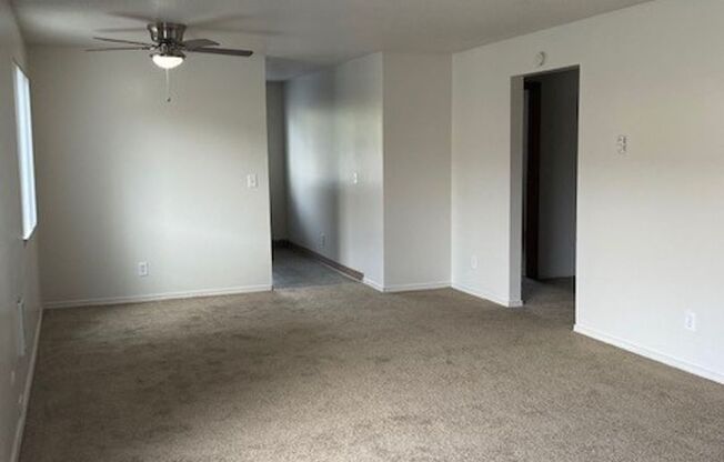 2 beds, 1 bath, 848 sqft, $1,300, Unit 20