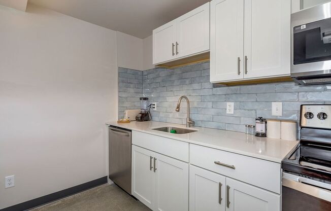 2 beds, 2 baths, 886 sqft, $1,793, Unit 604