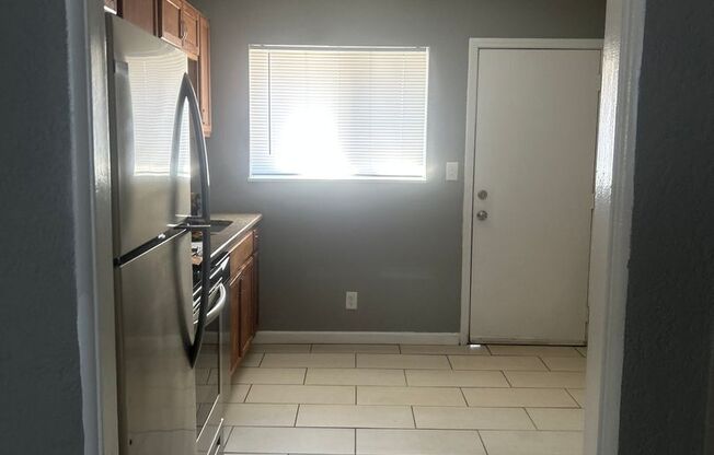2 beds, 1 bath, 750 sqft, $1,170, Unit B12 1037 13