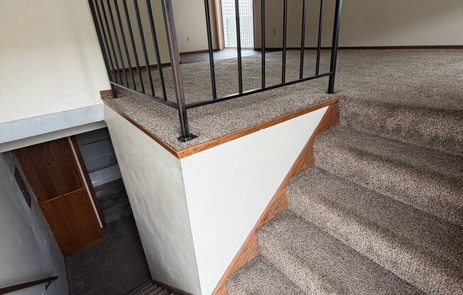 2 beds, 1 bath, 800 sqft, $1,145, Unit 1921-B