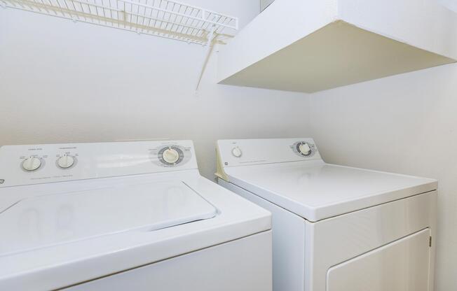 1 bed, 1 bath, 733 sqft, $1,210
