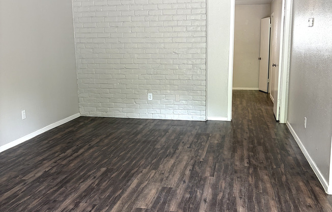 1 bed, 1 bath, 730 sqft, $775, Unit 061