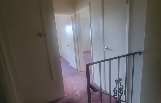 2 beds, 1 bath, 895 sqft, $2,300, Unit 2