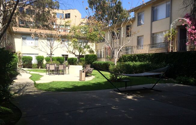 1 bed, 1 bath, 600 sqft, $2,395, Unit 28