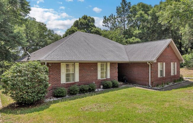 Lakefront Home in Kennedy Lakes