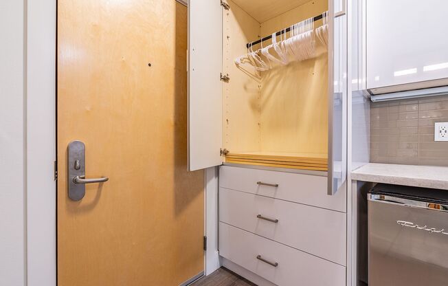 Studio, 1 bath, 210 sqft, $1,015, Unit 102