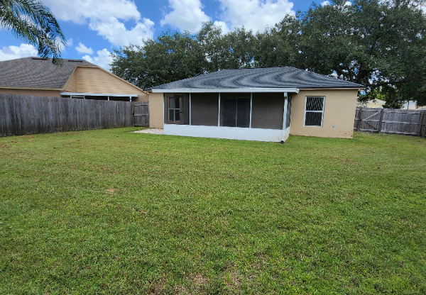 4100 MENDENDWOOD LN