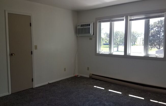 2 beds, 1 bath, 750 sqft, $693, Unit 318 8th st. #6