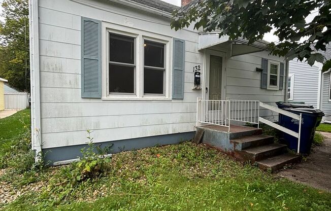 2 beds, 1 bath, $1,045