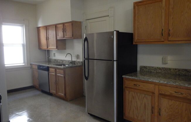 3 beds, 1 bath, $1,400, Unit Dell 118.1