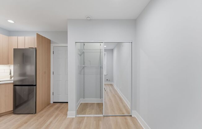 Studio, 1 bath, 205 sqft, $1,425, Unit 105