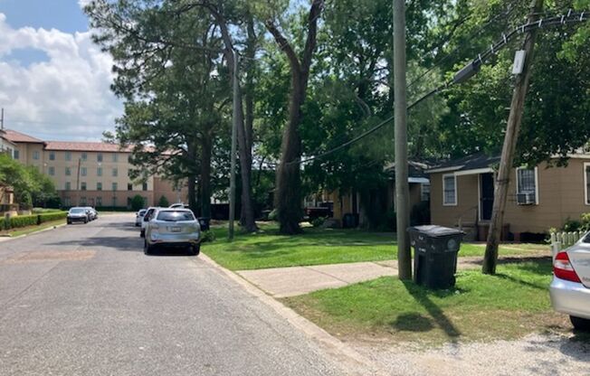 2 Bedroom Cottage close to LSU and Downtown $850/month