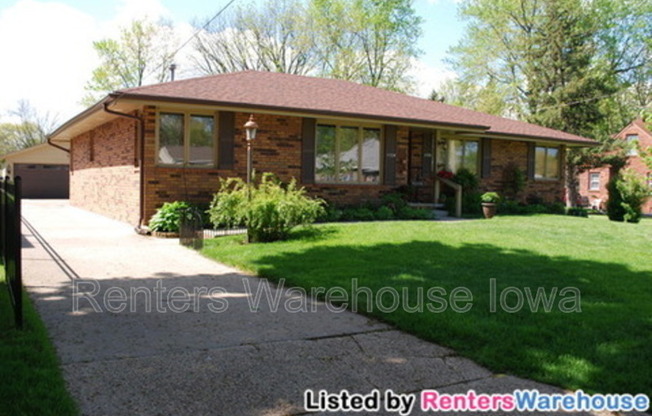 1326 ROSE AVE