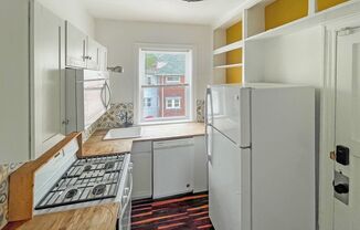 3 beds, 1.5 baths, 925 sqft, $1,600, Unit #4