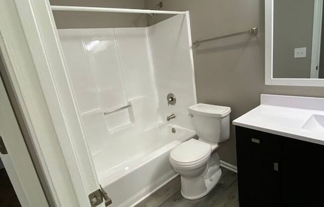 2 beds, 1 bath, 1,000 sqft, $1,595, Unit 1167-9