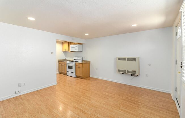 935 Central Ave #E - 1 bedroom | 1 bath | Lower unit