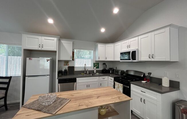 1005 E. Colton Ave.