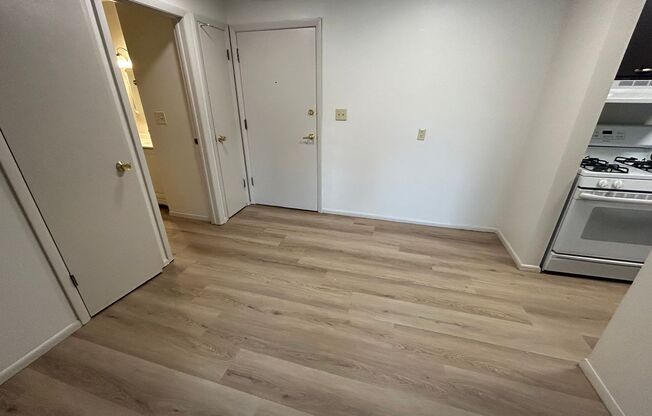 1 bed, 1 bath, $995, Unit 234