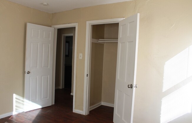 2 beds, 1 bath, $775