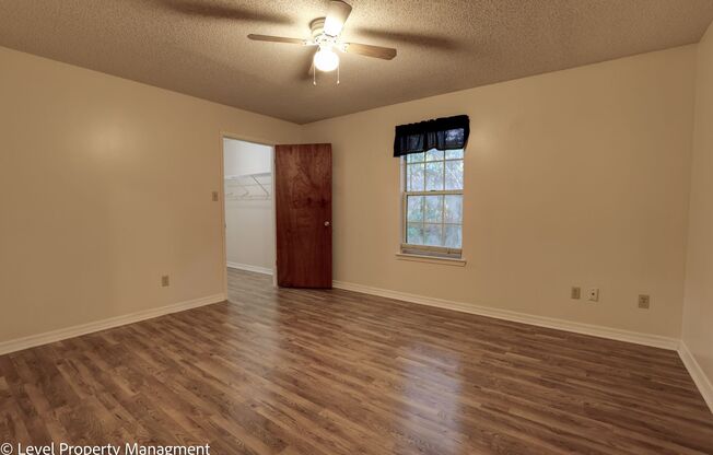 2 beds, 1 bath, $1,275