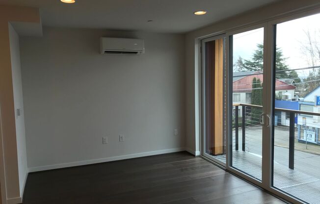 Newer 2 bed / 2.5 bath condo in Bryant Heights.