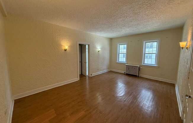 Studio, 1 bath, 308 sqft, $1,175, Unit Bayard Manor 103