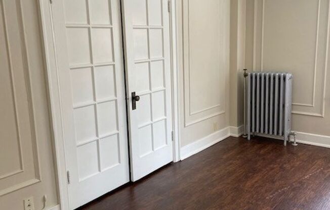 Studio, 1 bath, 300 sqft, $950, Unit 108