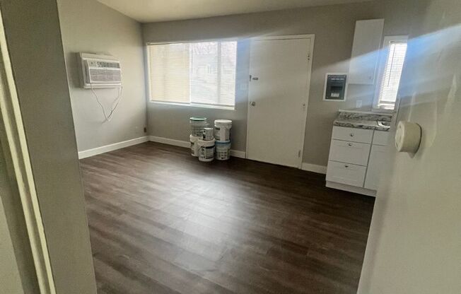 1 bed, 1 bath, 500 sqft, $895, Unit Maple Ridge - 520A