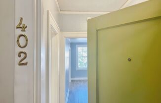 Studio, 1 bath, 467 sqft, $1,200, Unit 402