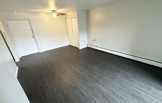 1 bed, 1 bath, 560 sqft, $825, Unit 725-02