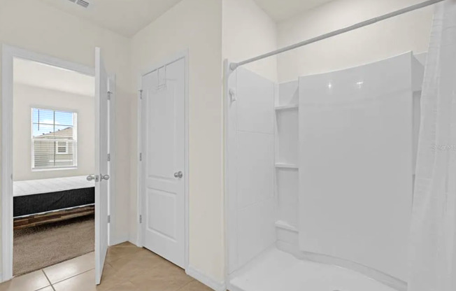 5 beds, 3 baths, $2,800