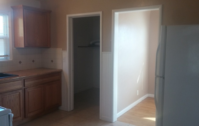 2 beds, 1 bath, $1,350