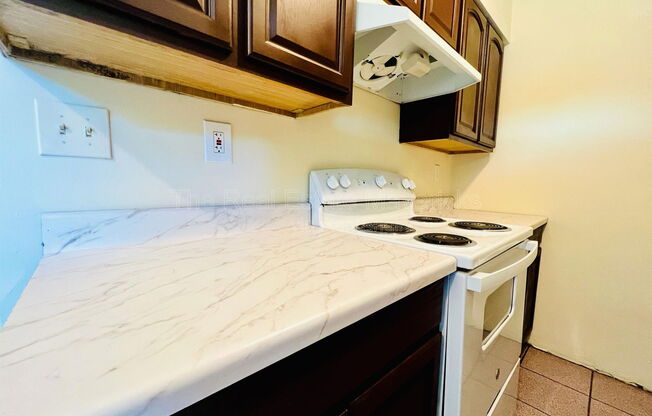 1 bed, 1 bath, 750 sqft, $900, Unit 14