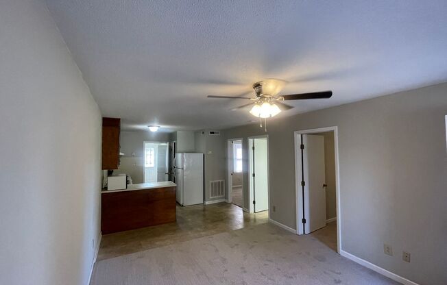 2 beds, 1 bath, $1,100