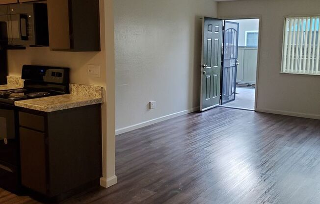 2 beds, 1.5 baths, 900 sqft, $1,620, Unit B 152