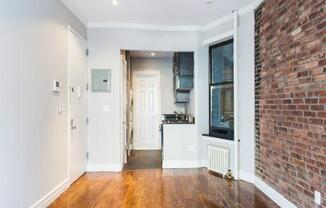 382 E 10 ST