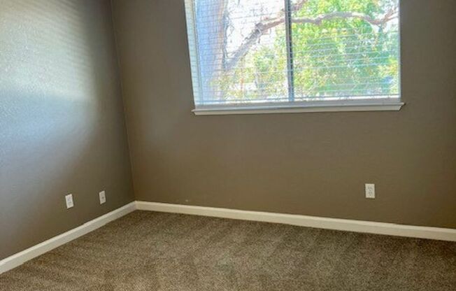 2 beds, 2 baths, 900 sqft, $1,695, Unit 26